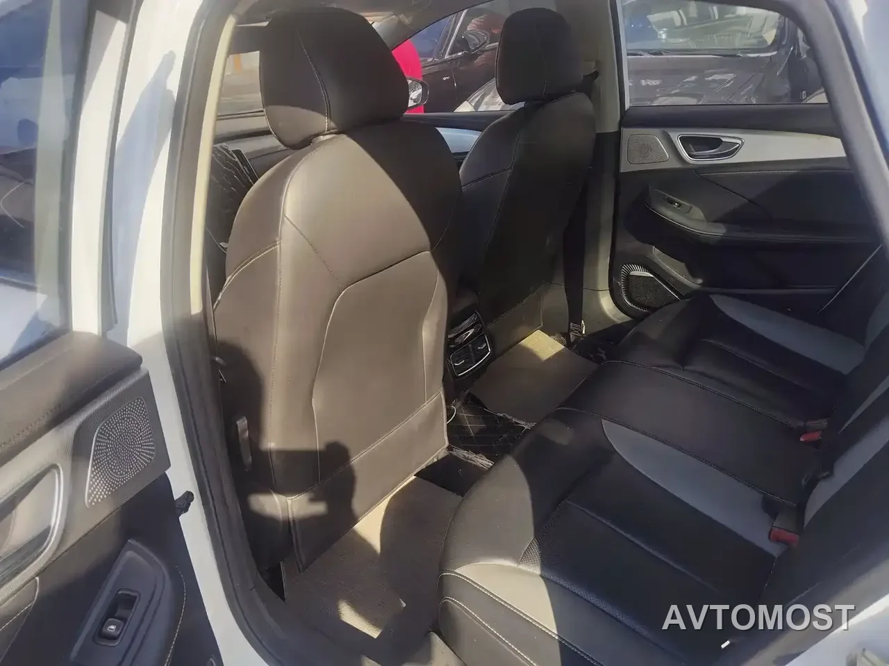Roewe i6 MAX EV 2020 Model 1.5T PHEV Cool Panoramic Sunroof Edition — фото 8