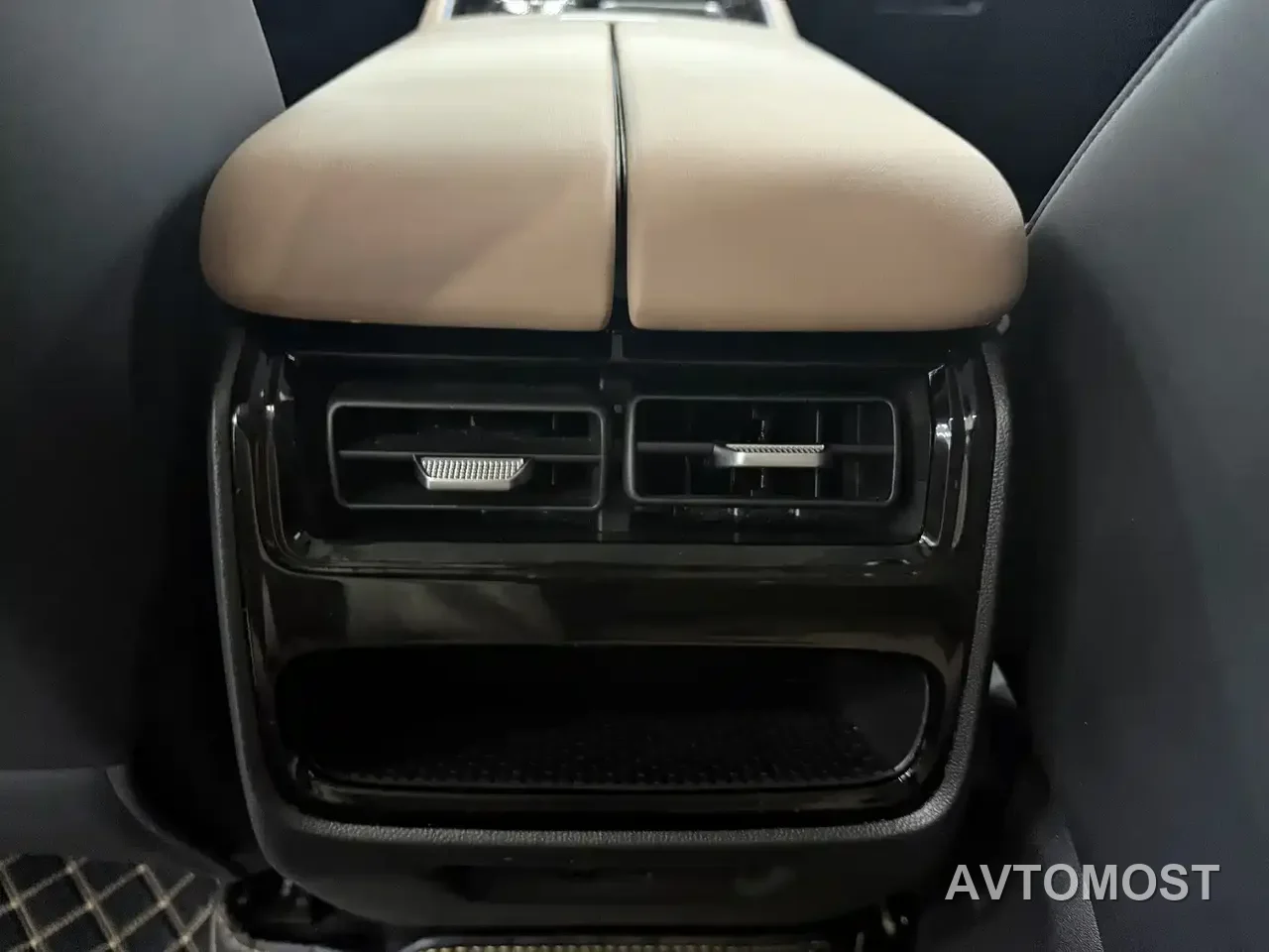 Chery Tiggo 8L 2024 Model 2.0T 2WD Luxury 5-Seater — фото 17