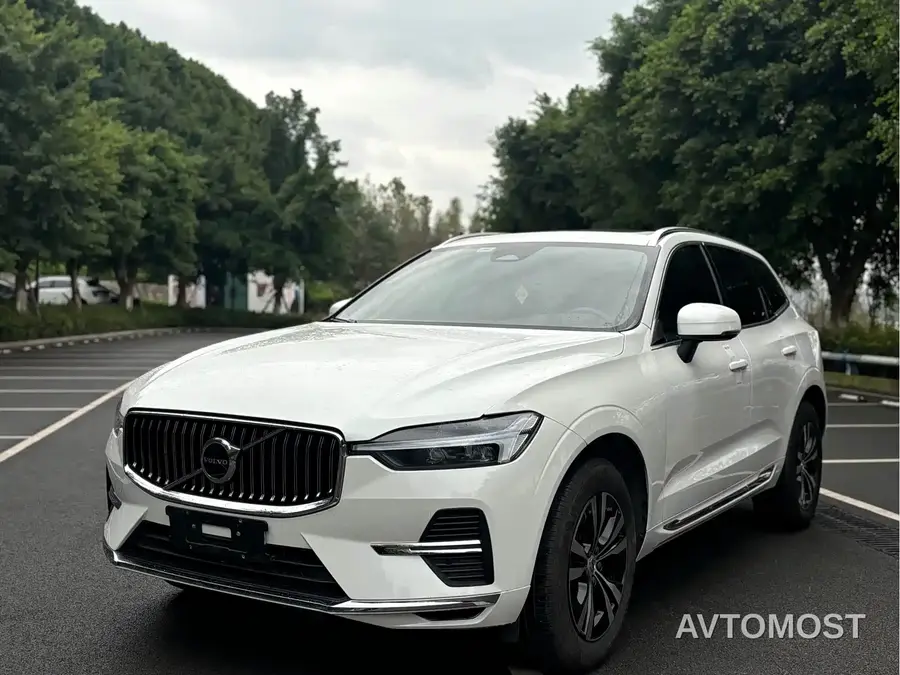 Volvo XC60 2022 B5 AWD R-Design