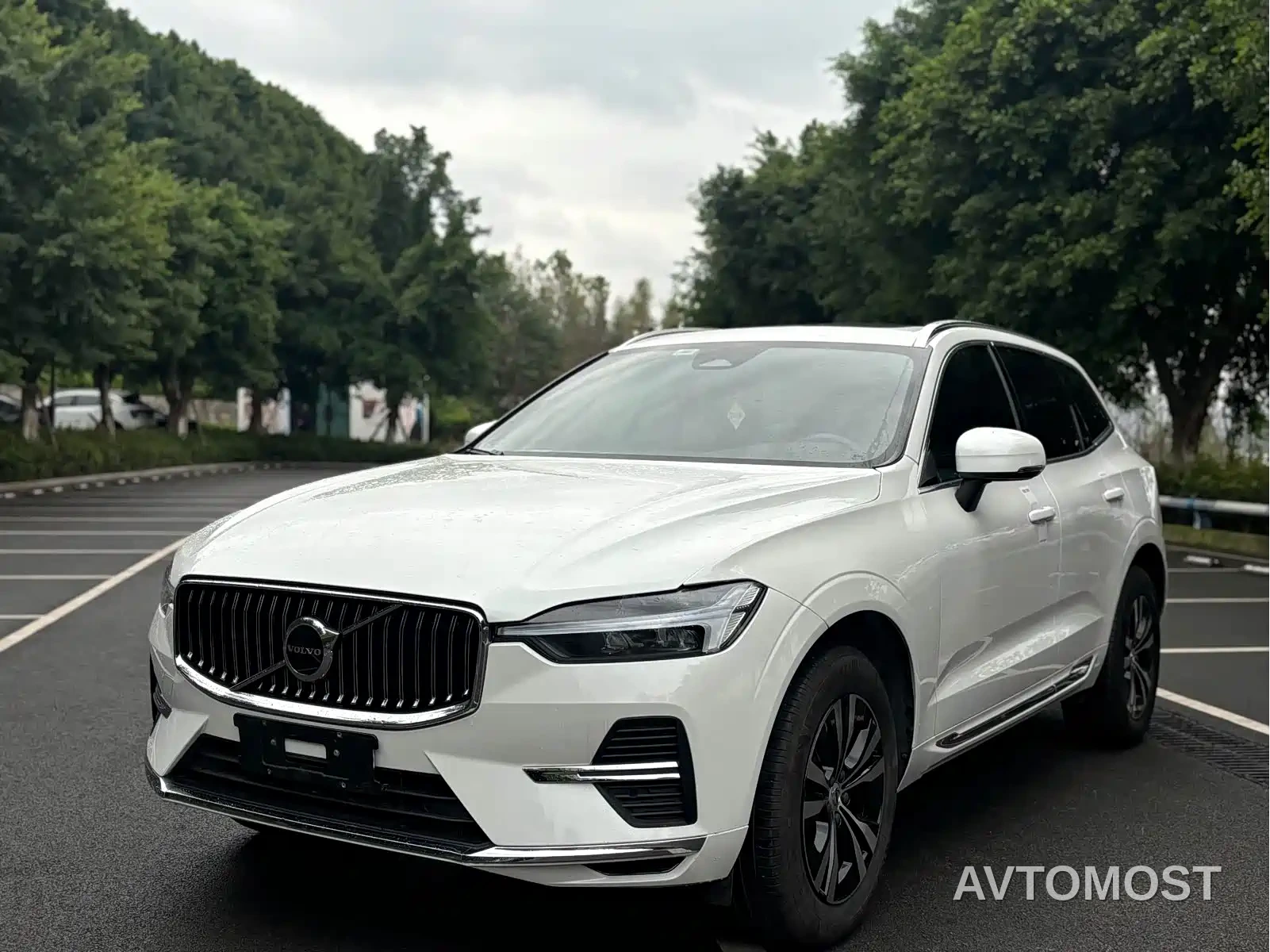 Volvo XC60 2022 B5 AWD R-Design — фото 1