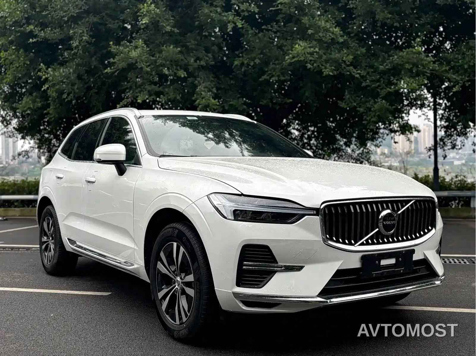 Volvo XC60 2022 B5 AWD R-Design — фото 3