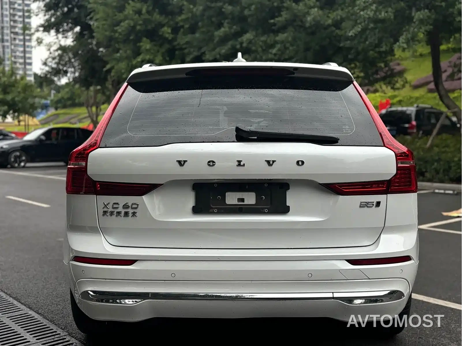 Volvo XC60 2022 B5 AWD R-Design — фото 9