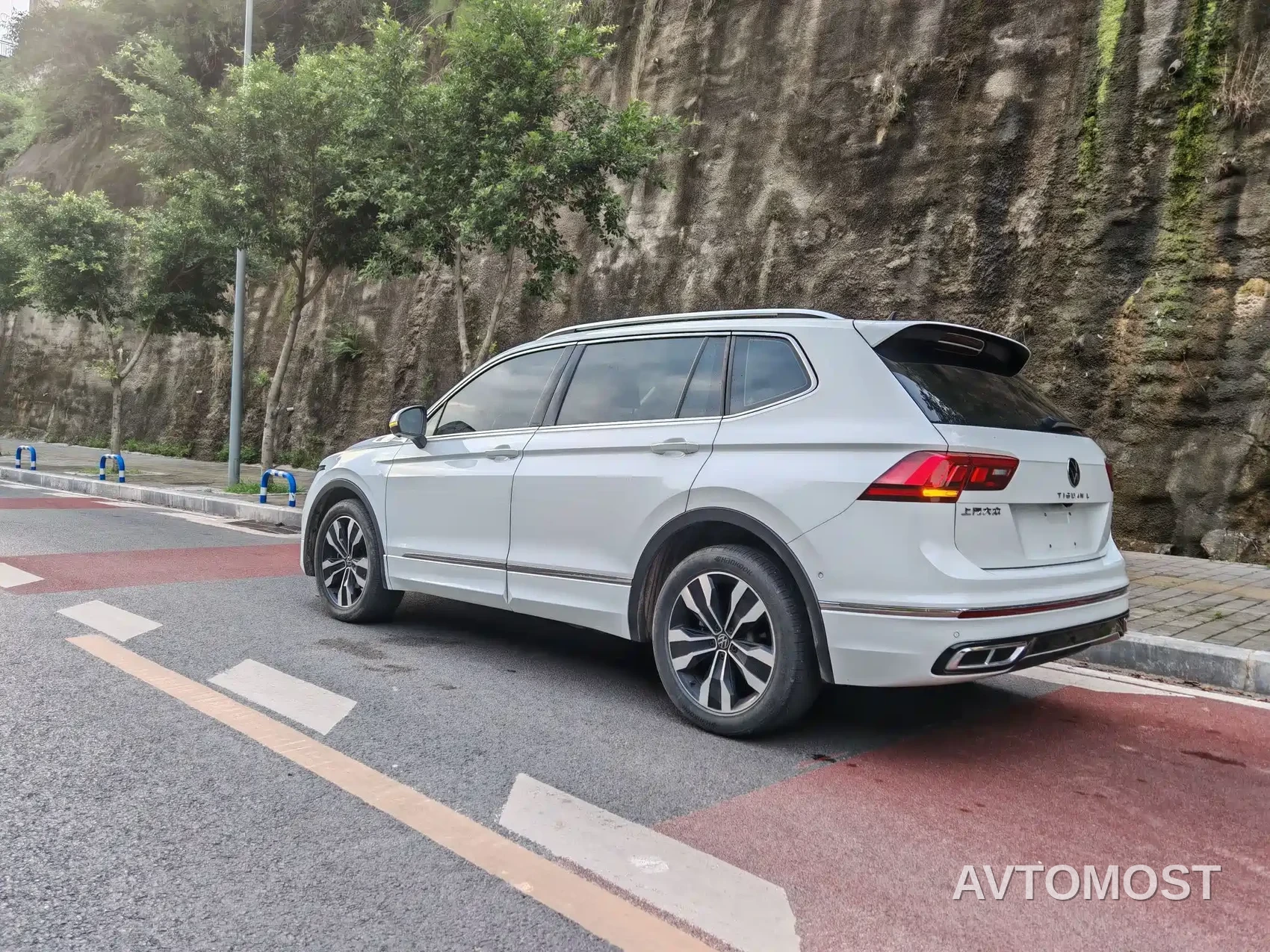 Volkswagen Tiguan L 2024 Outstanding 330TSI Auto 2WD R-Line Dragon Glory Edition — фото 7