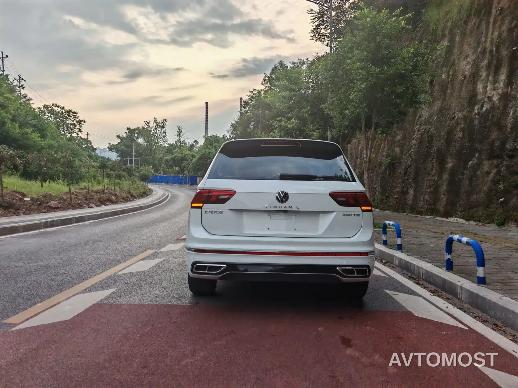 Volkswagen Tiguan L 2024 Outstanding 330TSI Auto 2WD R-Line Dragon Glory Edition — фото 8