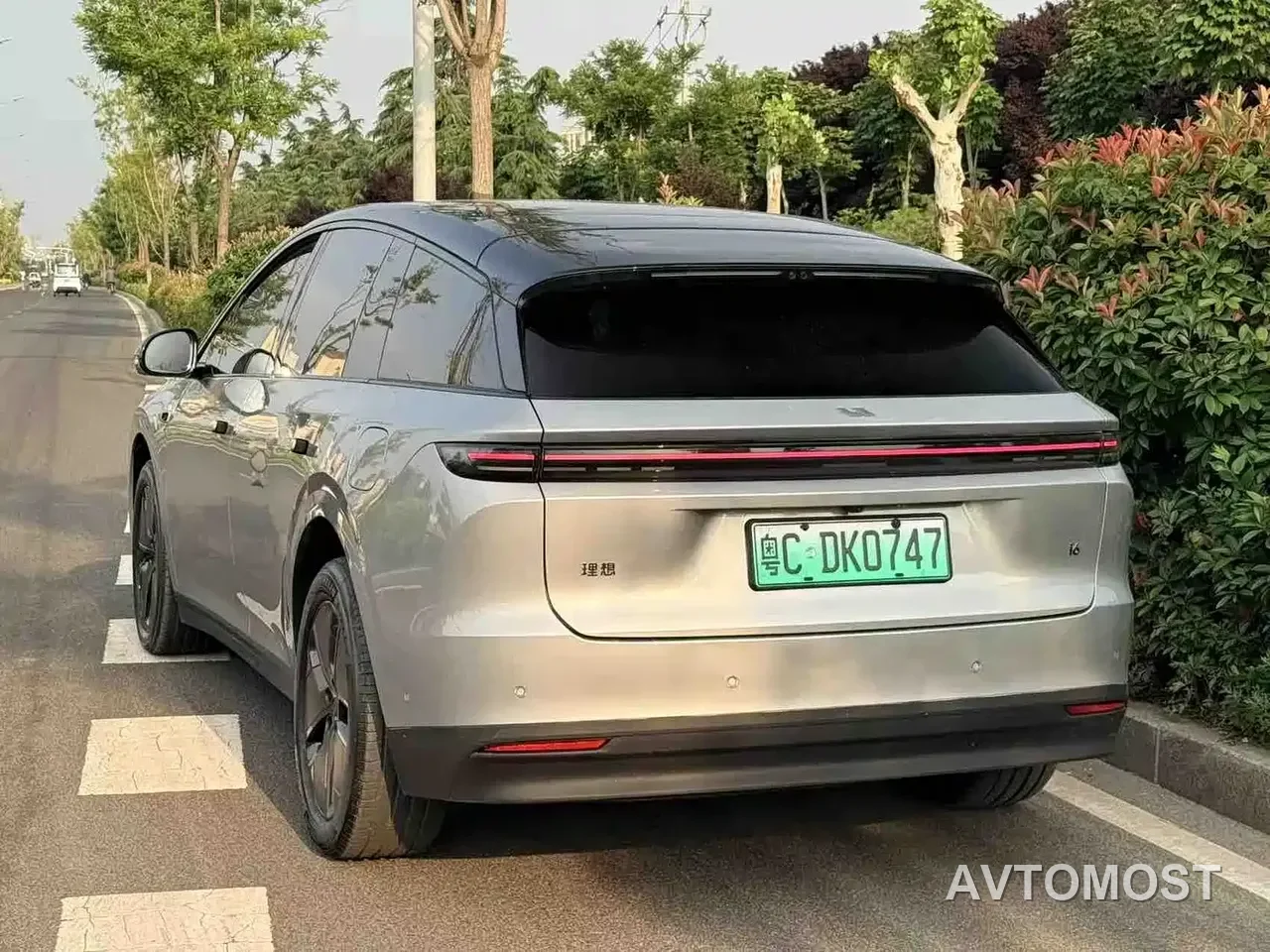 Li Auto i6 2025 2WD Base Model — фото 2