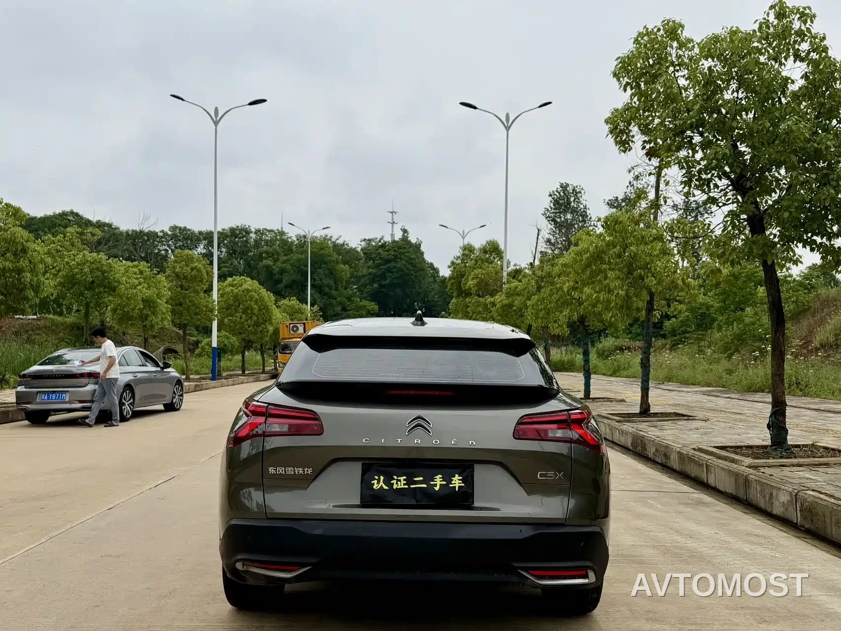 Citroën Versailles C5 X 2022 1.6T Enjoy Extraordinary Tiger Year Opening Edition — фото 7