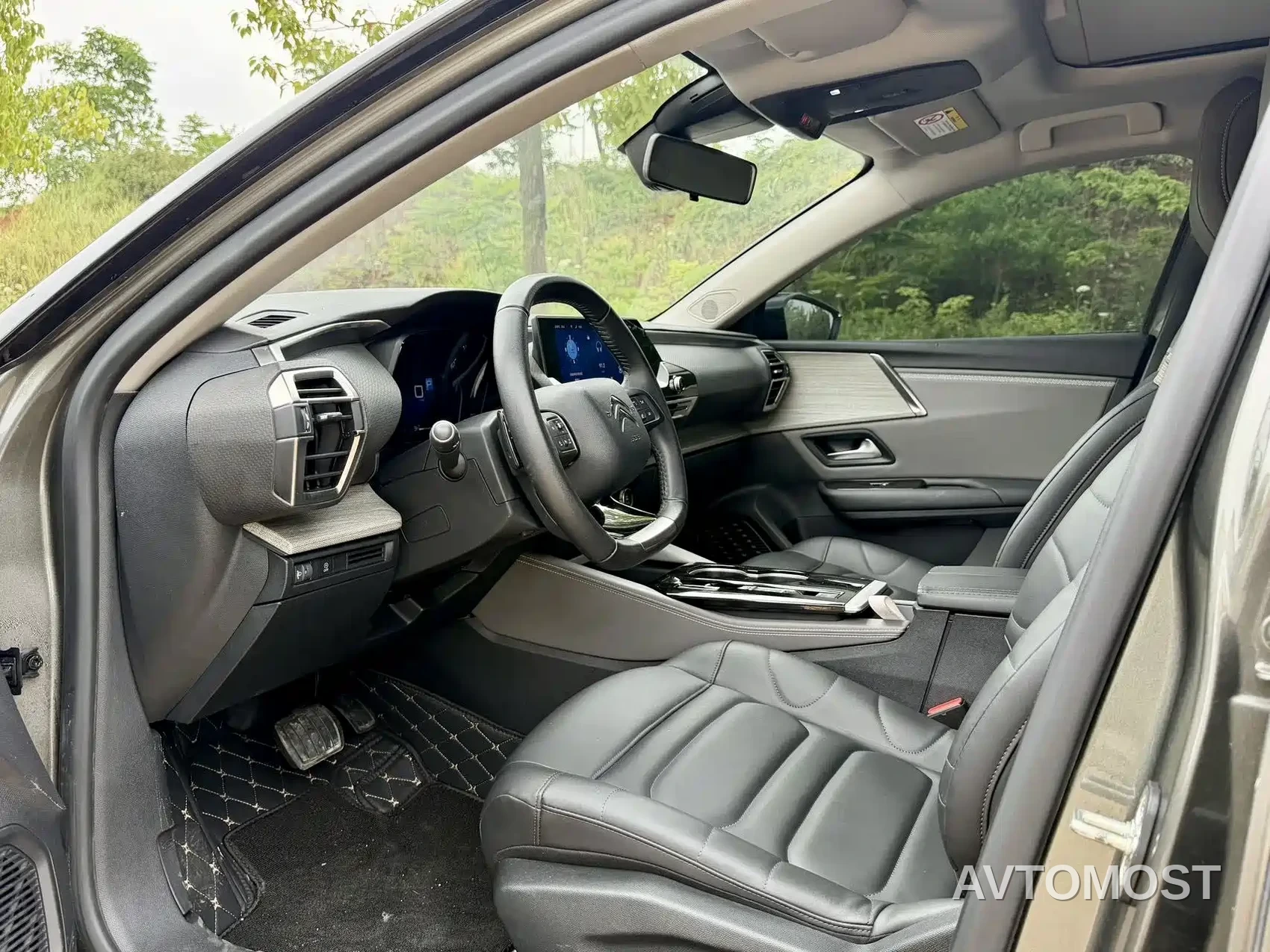 Citroën Versailles C5 X 2022 1.6T Enjoy Extraordinary Tiger Year Opening Edition — фото 9