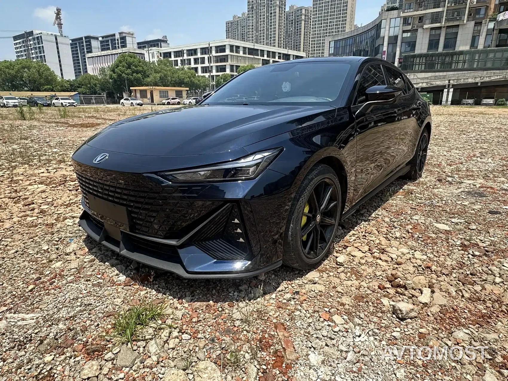 Changan UNI-V 2022 1.5T Premium Model — фото 1