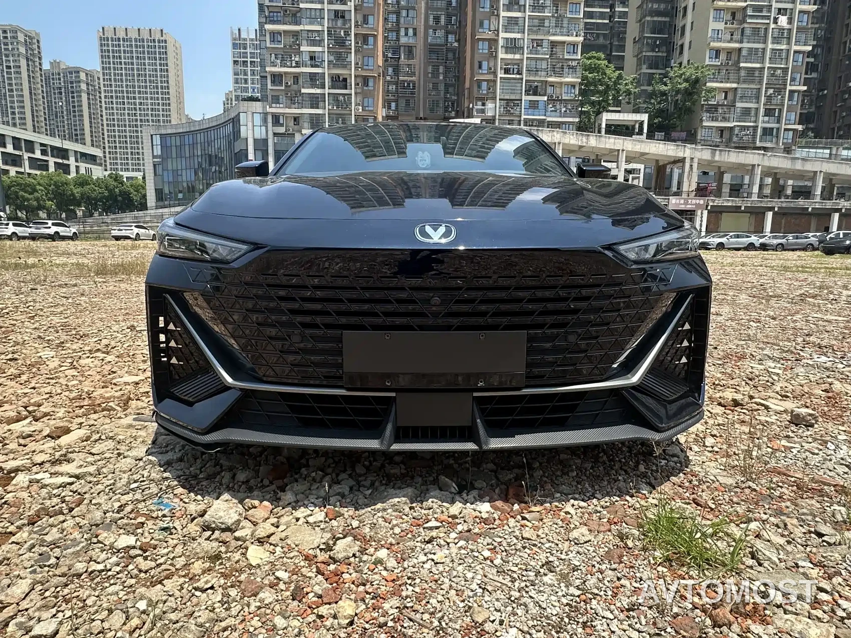 Changan UNI-V 2022 1.5T Premium Model — фото 2