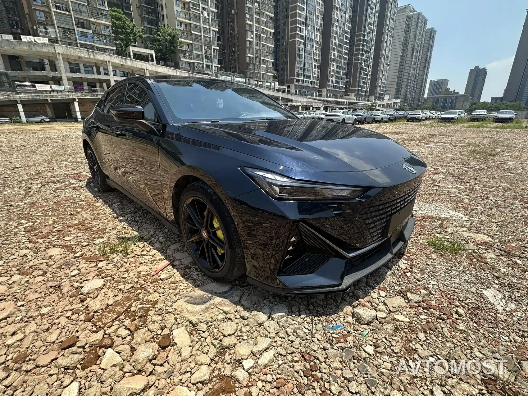 Changan UNI-V 2022 1.5T Premium Model — фото 3