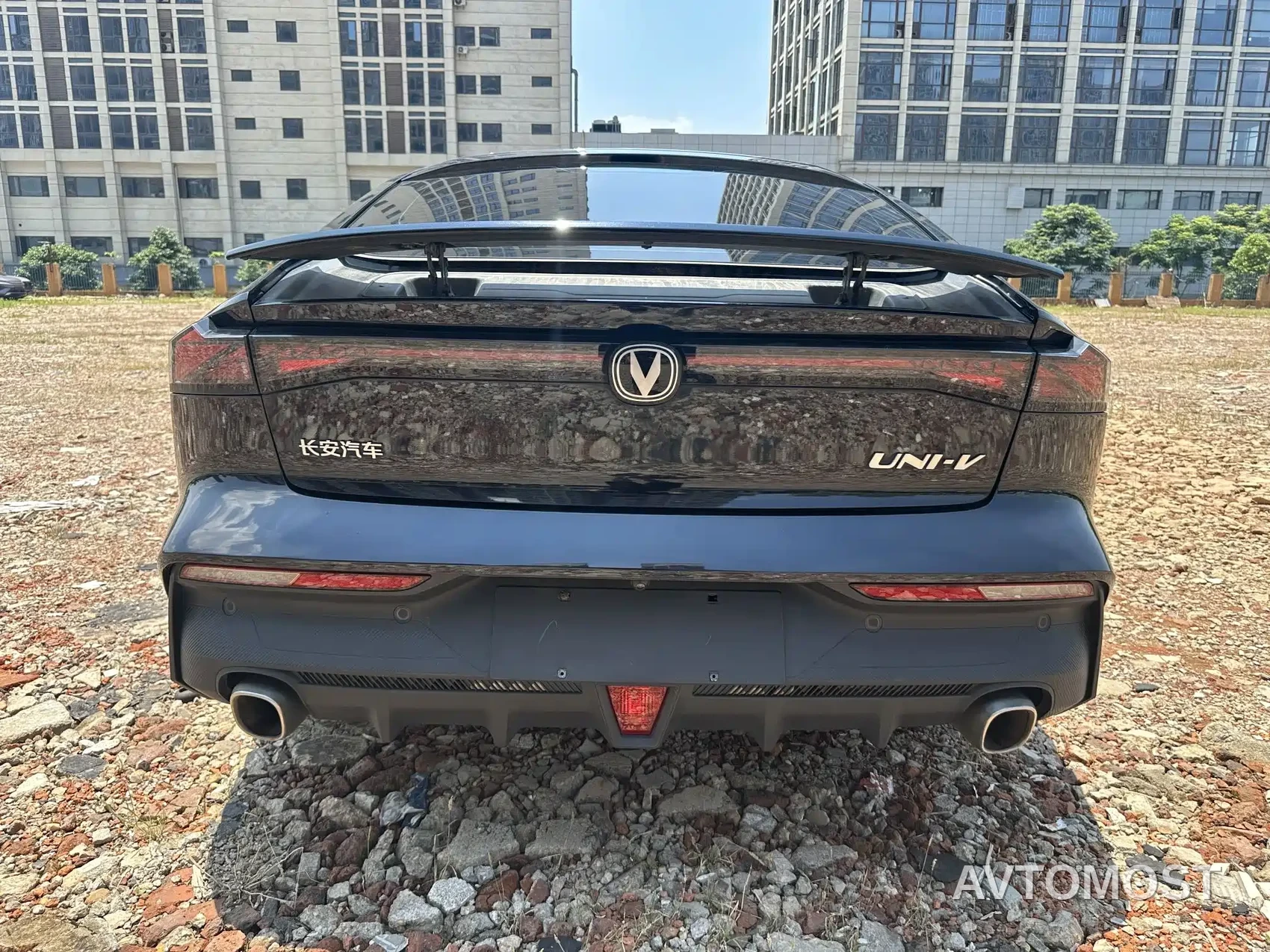 Changan UNI-V 2022 1.5T Premium Model — фото 6