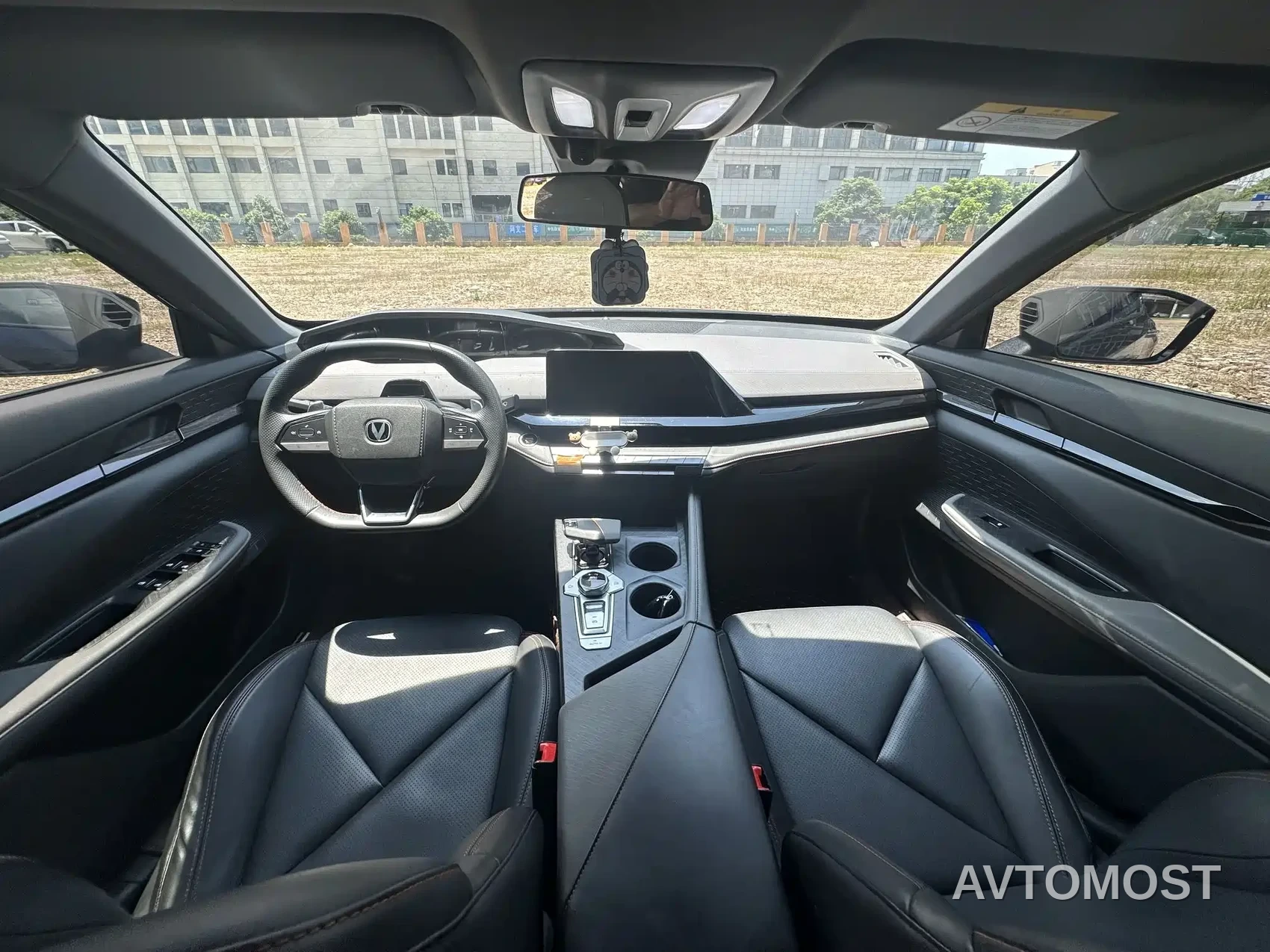 Changan UNI-V 2022 1.5T Premium Model — фото 11