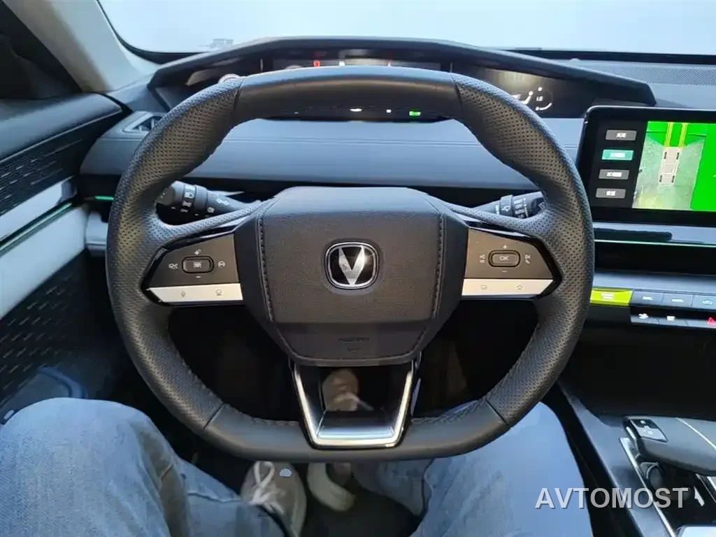 Changan UNI-V iDD 2023 ZhiDian iDD 1.5T 113km Smart Fun Edition — фото 11