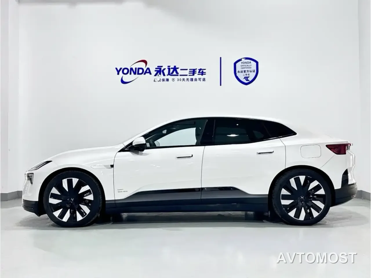 Polestar 4 2024 Dual Motor Long Range PLUS Twin-Star Connected Edition — фото 2
