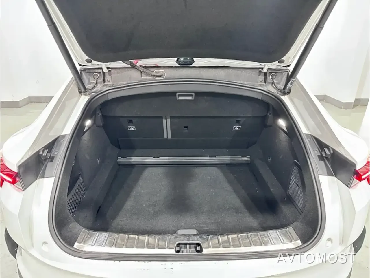 Polestar 4 2024 Dual Motor Long Range PLUS Twin-Star Connected Edition — фото 6