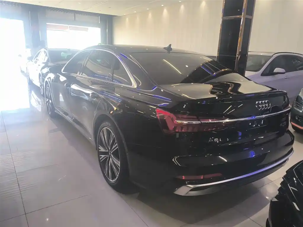 Audi A6L 2023 Facelift 45 TFSI quattro Premium Dynamic — фото 5