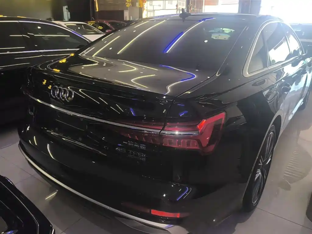 Audi A6L 2023 Facelift 45 TFSI quattro Premium Dynamic — фото 6