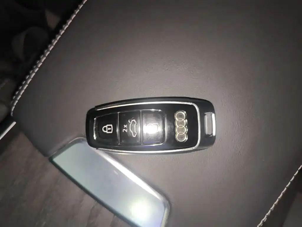 Audi A6L 2023 Facelift 45 TFSI quattro Premium Dynamic — фото 9