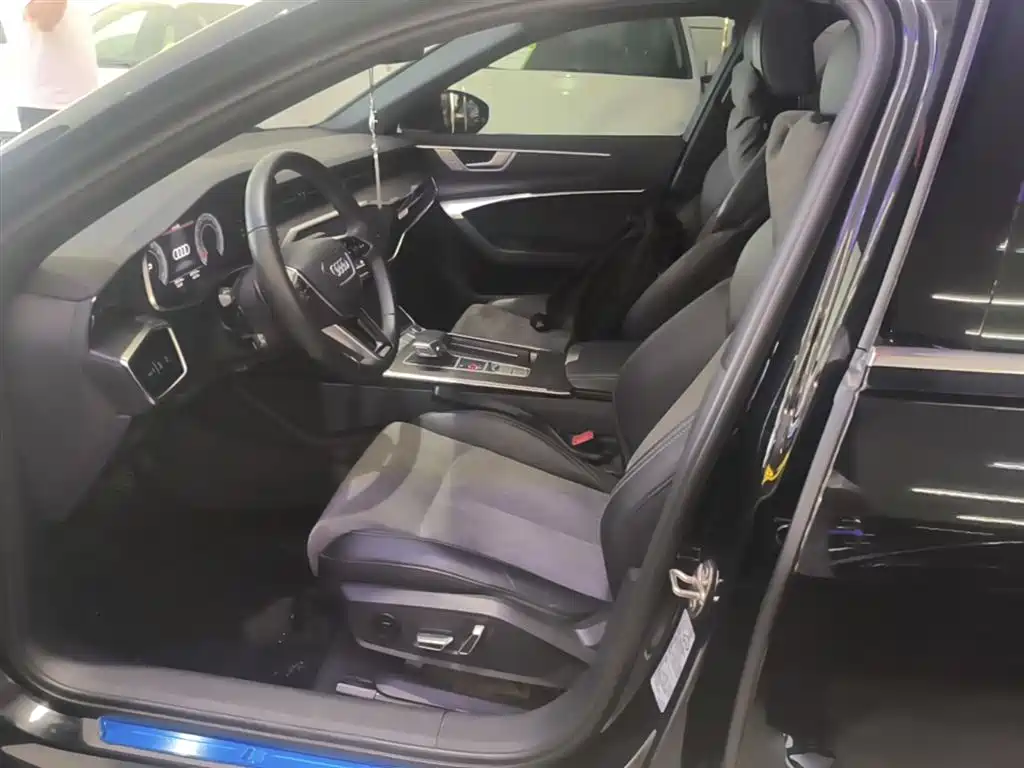 Audi A6L 2023 Facelift 45 TFSI quattro Premium Dynamic — фото 15