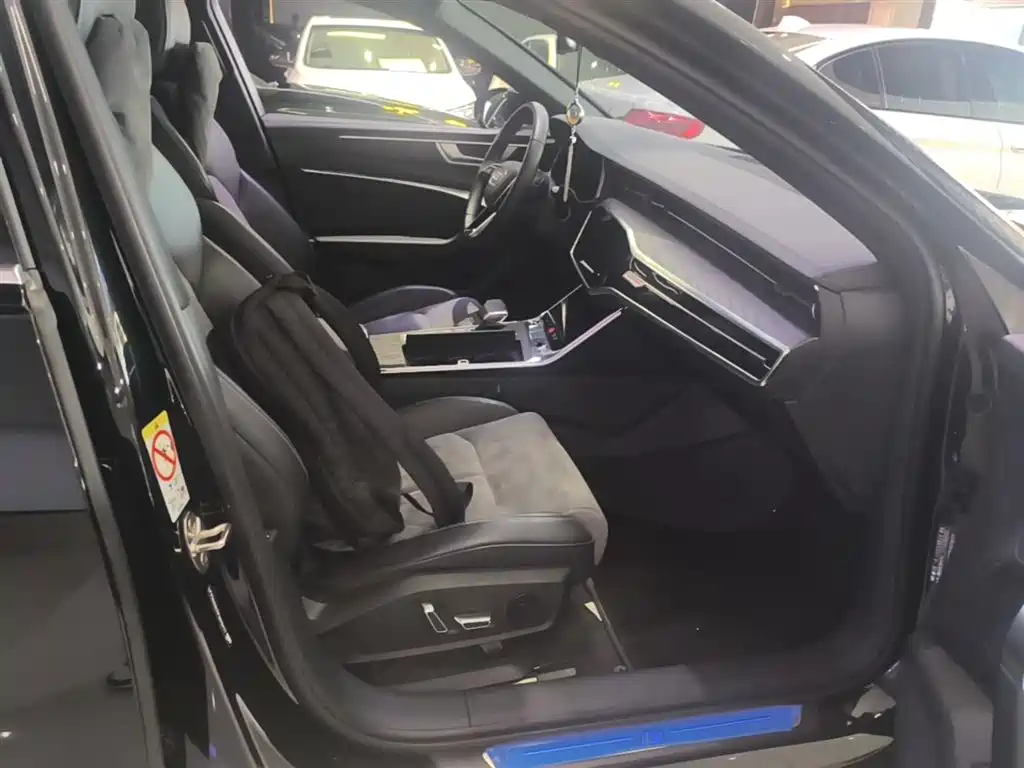 Audi A6L 2023 Facelift 45 TFSI quattro Premium Dynamic — фото 25