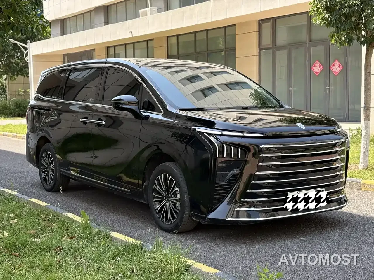 Dongfeng Fengxing Starlight V9 2026 Beyond Joy Series 200km Comfort — фото 3