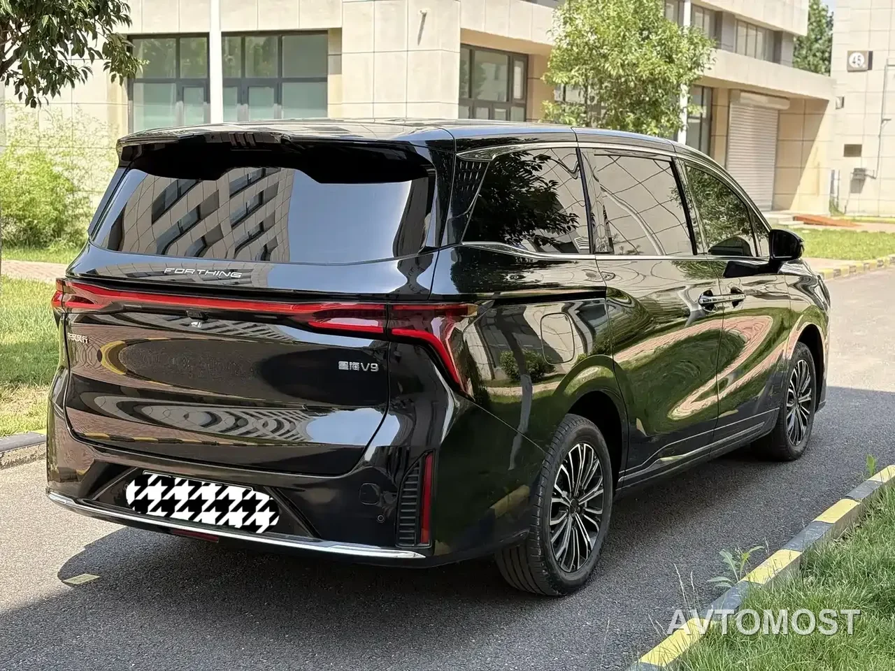 Dongfeng Fengxing Starlight V9 2026 Beyond Joy Series 200km Comfort — фото 4