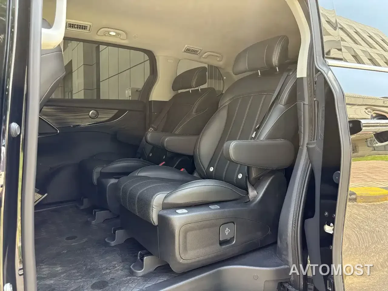 Dongfeng Fengxing Starlight V9 2026 Beyond Joy Series 200km Comfort — фото 17
