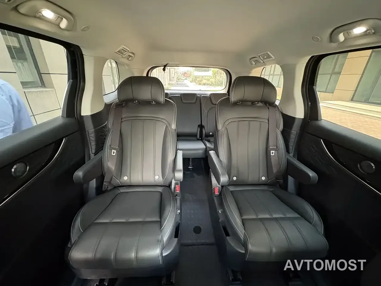 Dongfeng Fengxing Starlight V9 2026 Beyond Joy Series 200km Comfort — фото 20