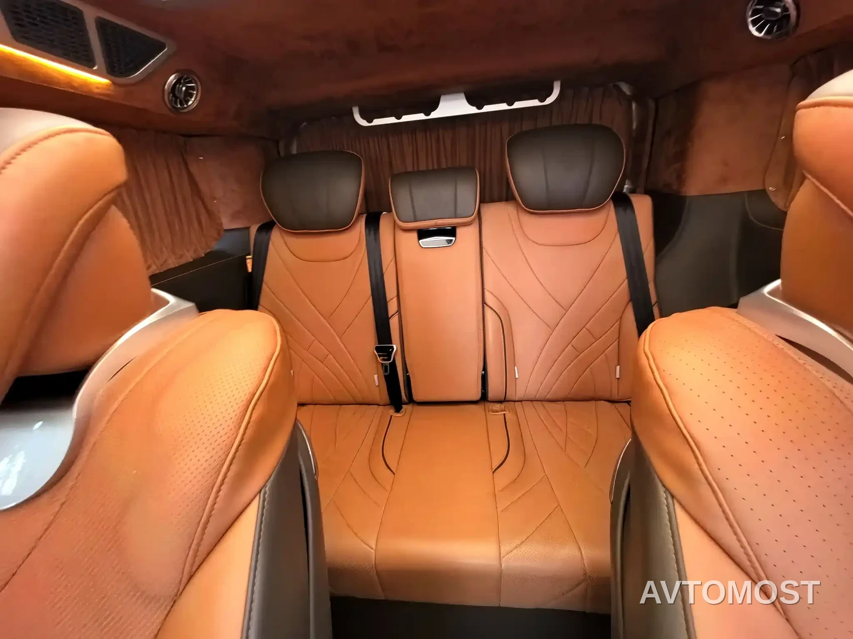 Ford Tourneo 2023 2.0T Automatic Premium Edition — фото 20