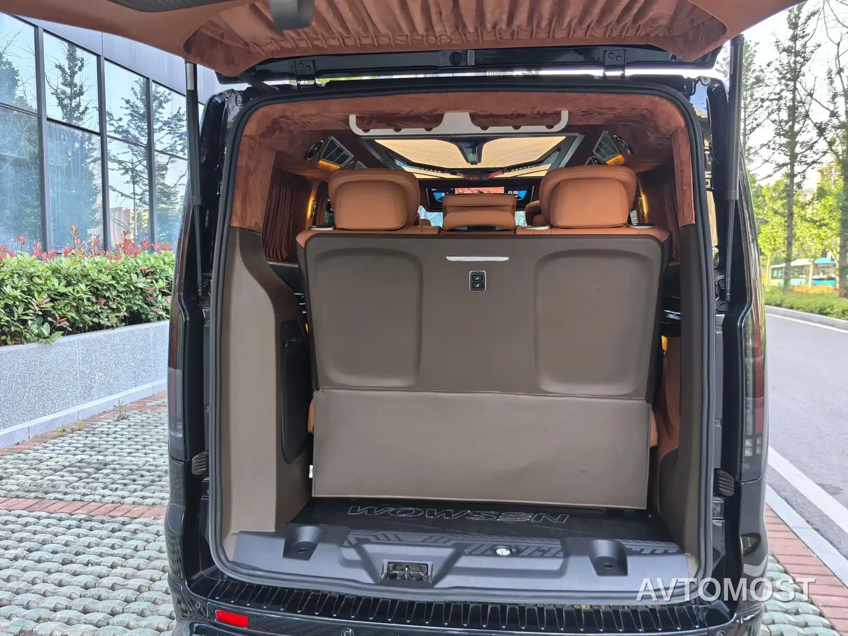 Ford Tourneo 2023 2.0T Automatic Premium Edition — фото 24