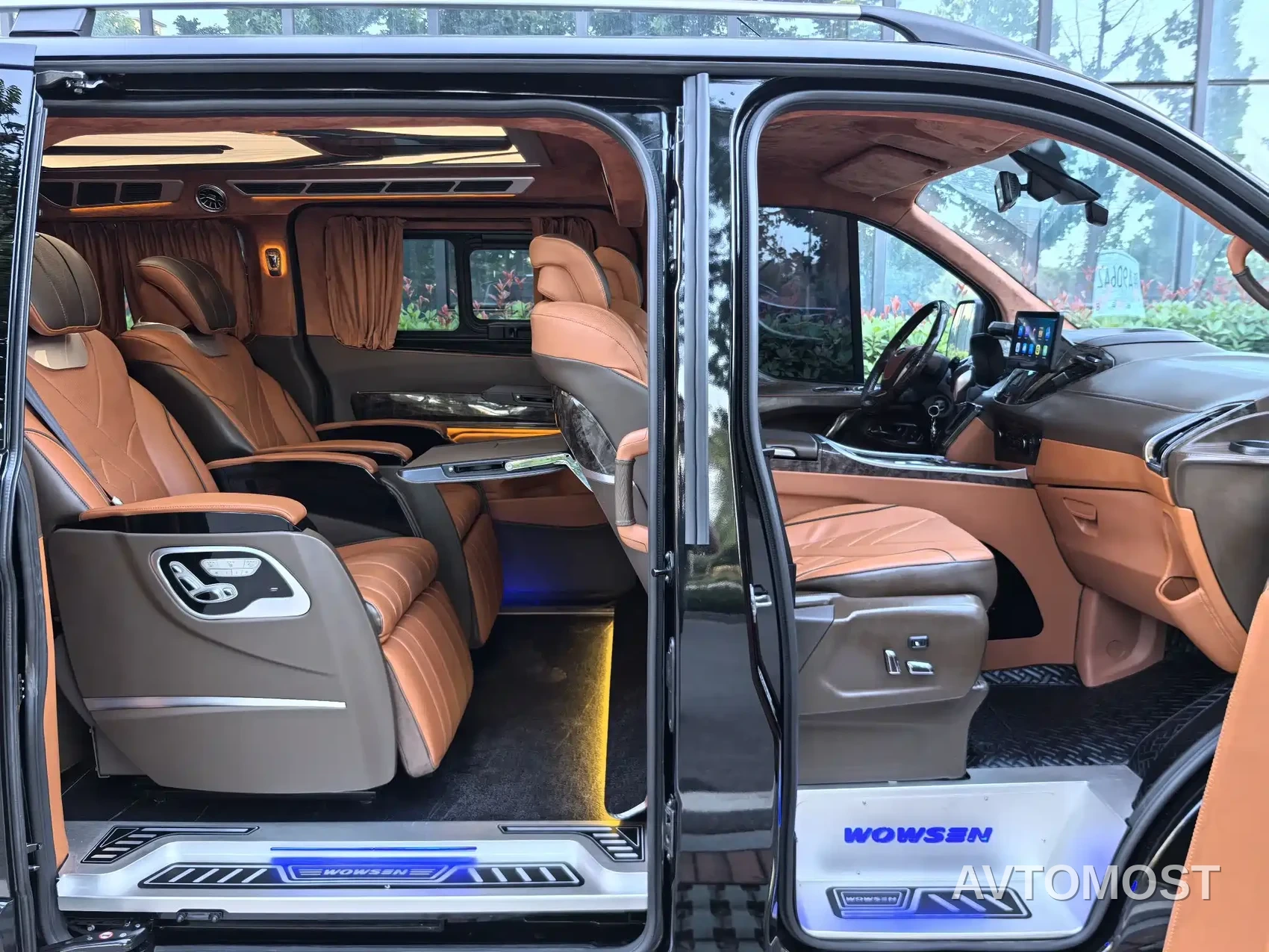 Ford Tourneo 2023 2.0T Automatic Premium Edition — фото 25