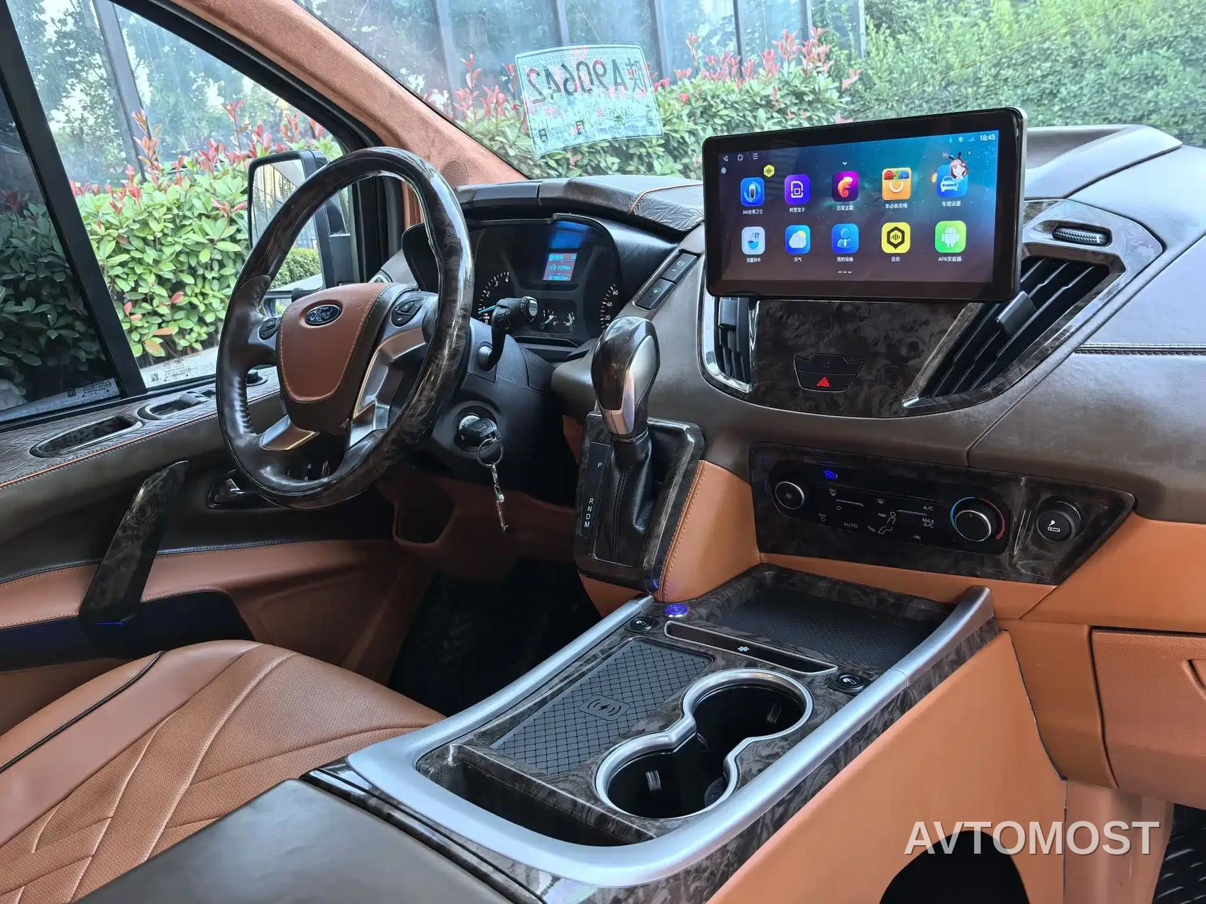 Ford Tourneo 2023 2.0T Automatic Premium Edition — фото 27