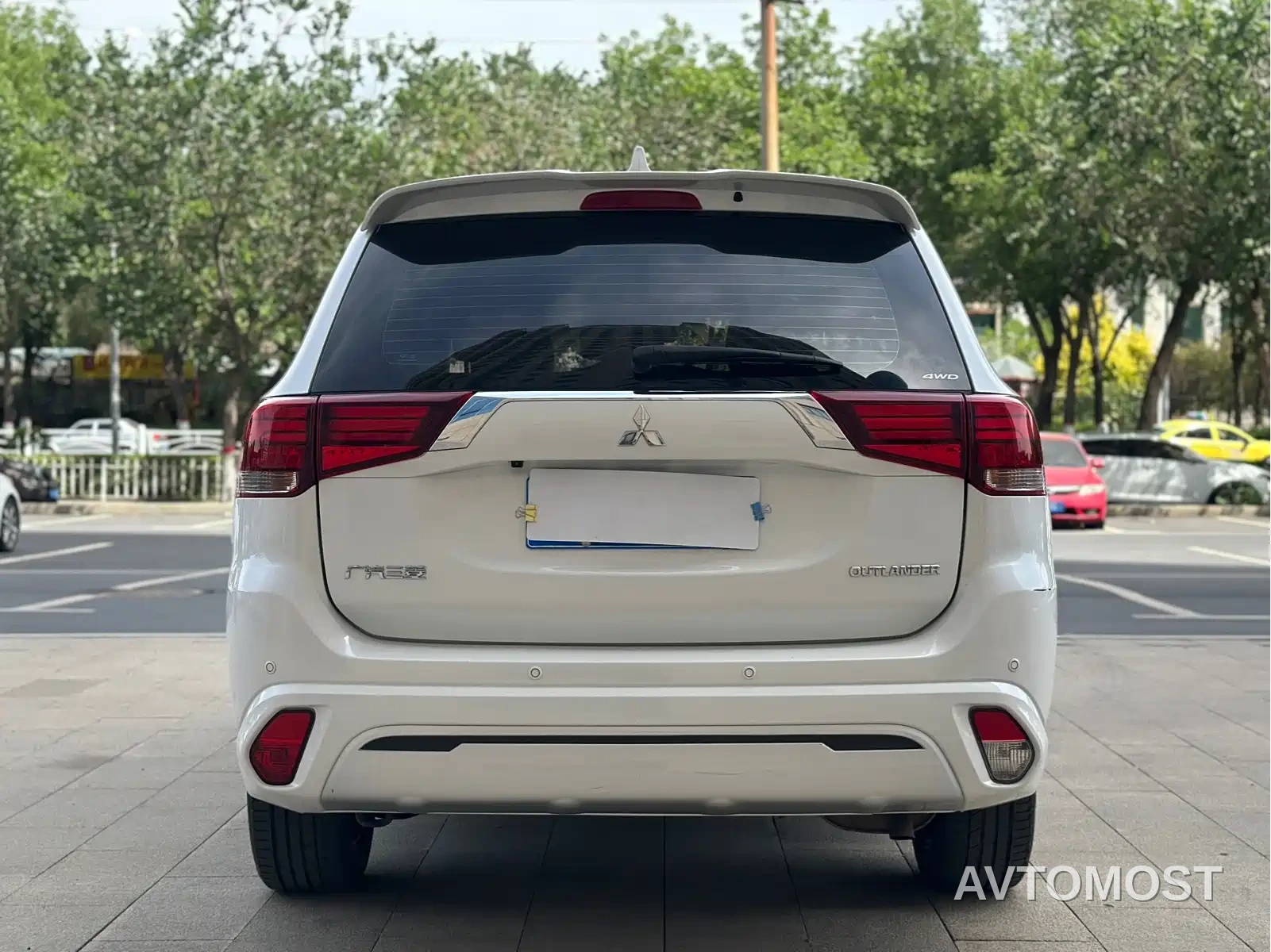 Mitsubishi Outlander 2021 2.4L 4WD Deluxe Edition 7-Seater — фото 13
