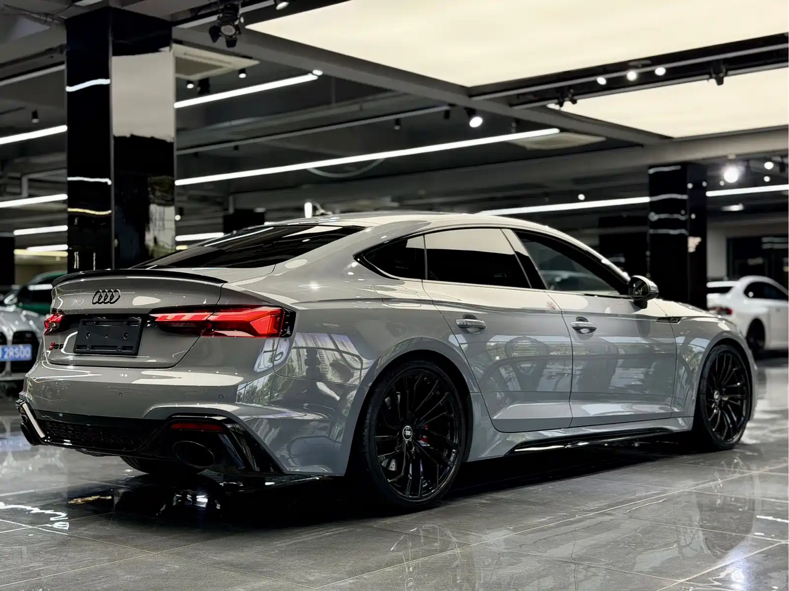 Audi RS 5 2022 RS 5 2.9T Sportback Obsidian Edition — фото 6