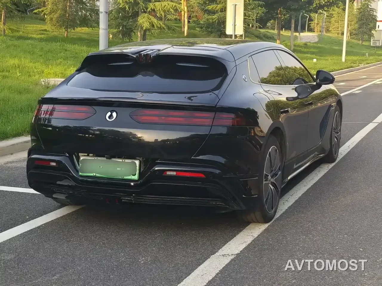 Denza Z9GT 2024 Model 1100 AWD Max Edition — фото 3