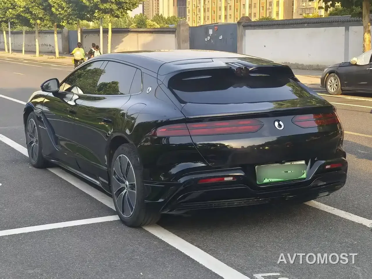 Denza Z9GT 2024 Model 1100 AWD Max Edition — фото 6