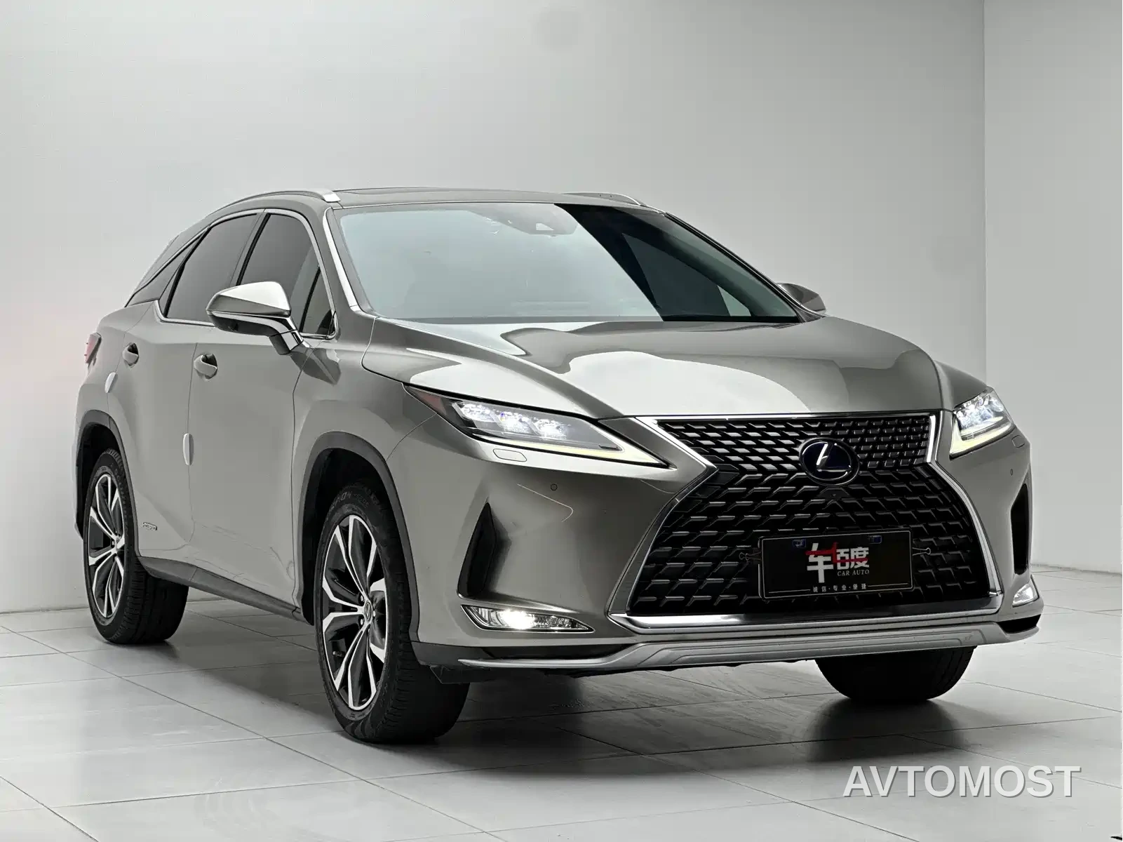 Lexus RX 2020 Facelift 450h AWD Elegance Edition — фото 3