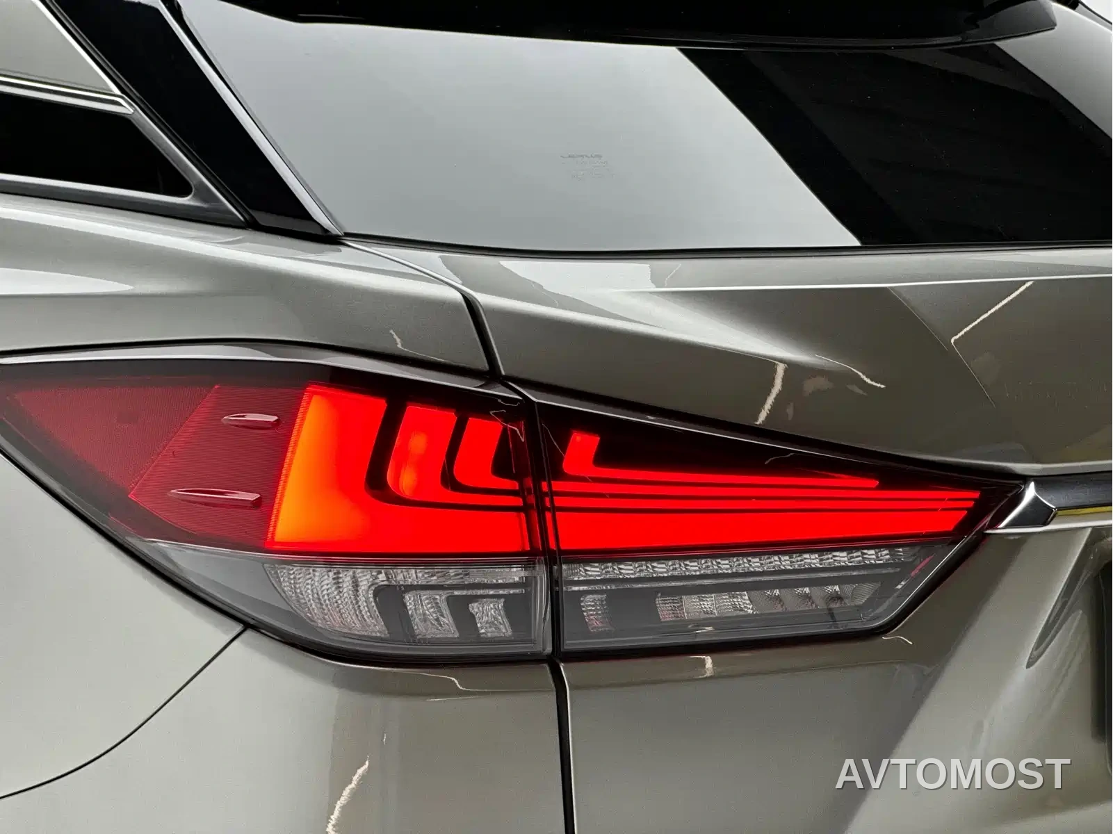 Lexus RX 2020 Facelift 450h AWD Elegance Edition — фото 16
