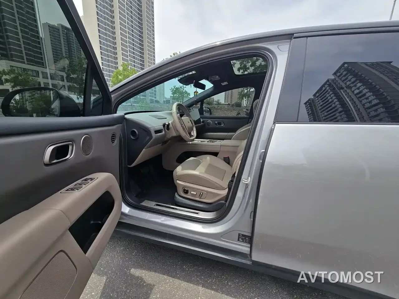 Li Auto i6 2025 2WD Base Model — фото 4