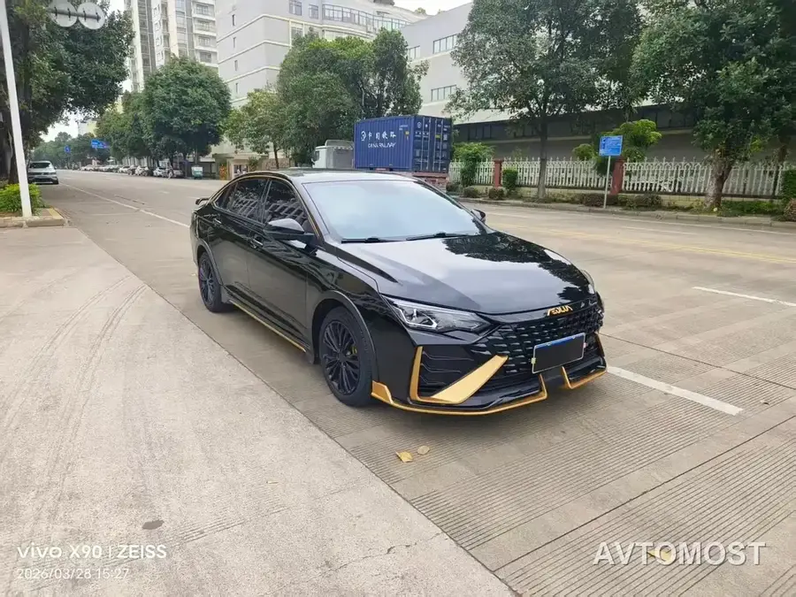 Dongfeng Aeolus Yixuan MAX 2021 1.5T Dark Night Holy Light Edition (Hybrid)