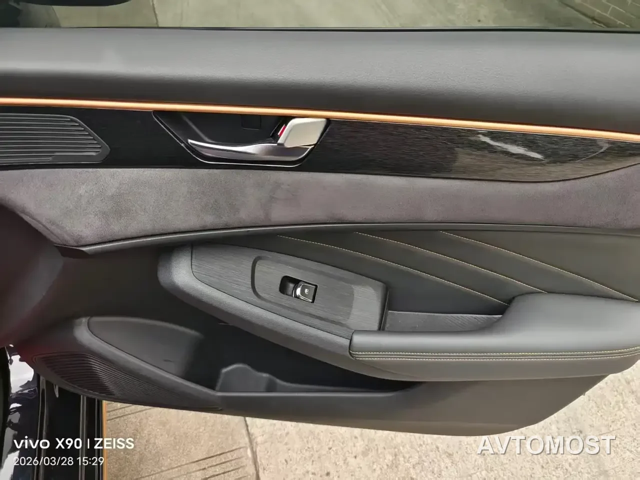 Dongfeng Aeolus Yixuan MAX 2021 1.5T Dark Night Holy Light Edition (Hybrid) — фото 9