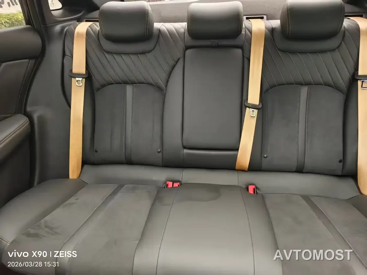 Dongfeng Aeolus Yixuan MAX 2021 1.5T Dark Night Holy Light Edition (Hybrid) — фото 15