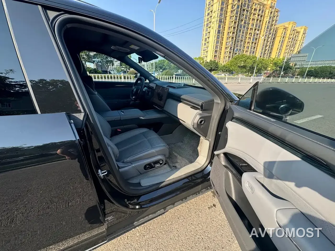 Zeekr 7X 2025 Model 75kWh RWD Smart Driving Edition — фото 10
