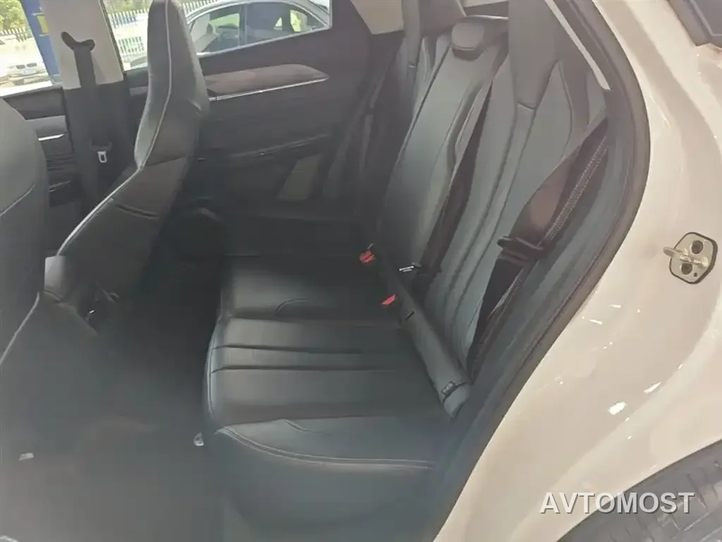 Dongfeng Aeolus Haohan 2023 DH-i 1.5T Luxury Edition — фото 15
