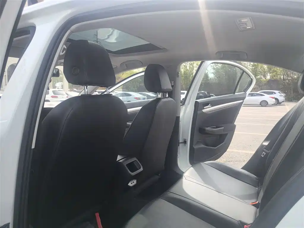 Volkswagen Bora 2021 1.5L Automatic Fashion Smart Edition — фото 14