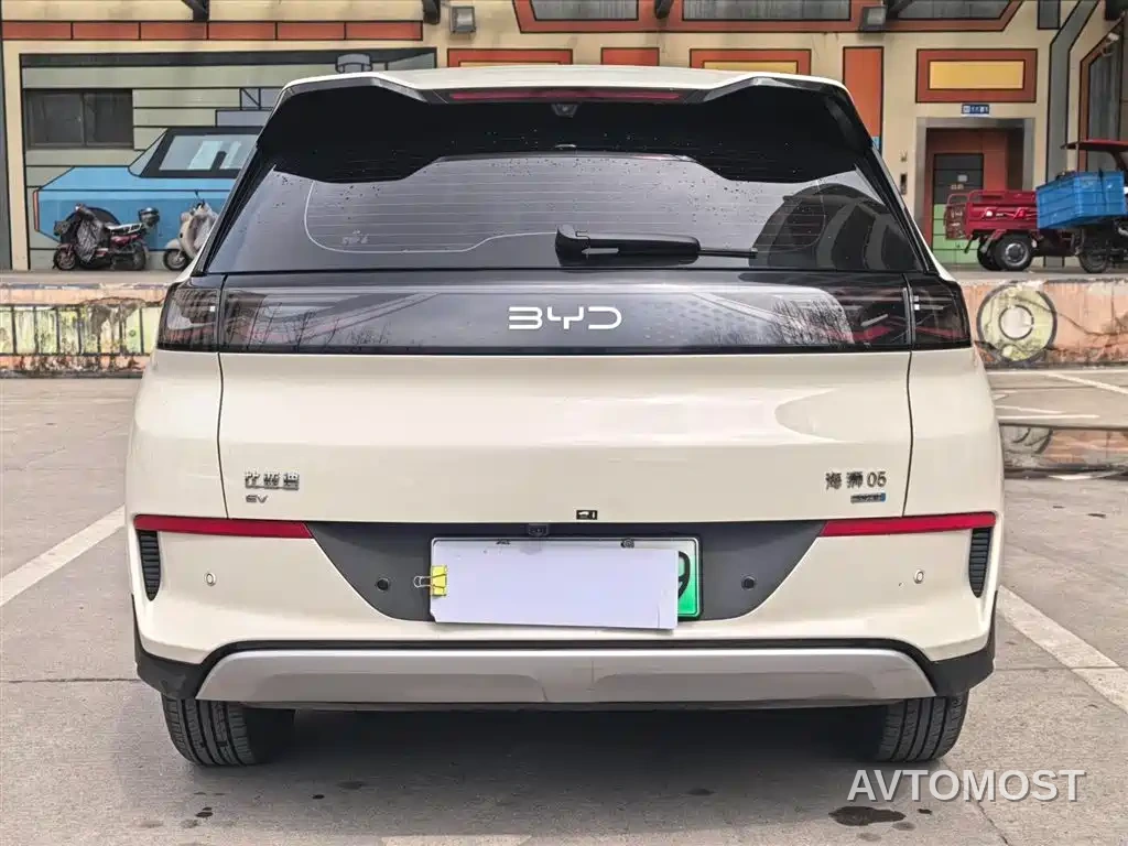 BYD Hai Shi 05 EV 2025 520KM Smart Navigation Edition — фото 15