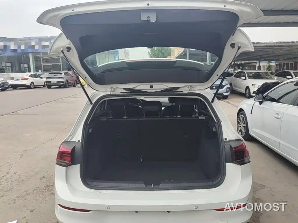 Volkswagen Golf 2023 Model 200TSI DSG — фото 15