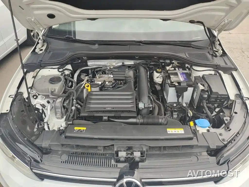 Volkswagen Golf 2023 Model 200TSI DSG — фото 16