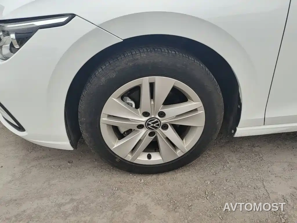 Volkswagen Golf 2023 Model 200TSI DSG — фото 25