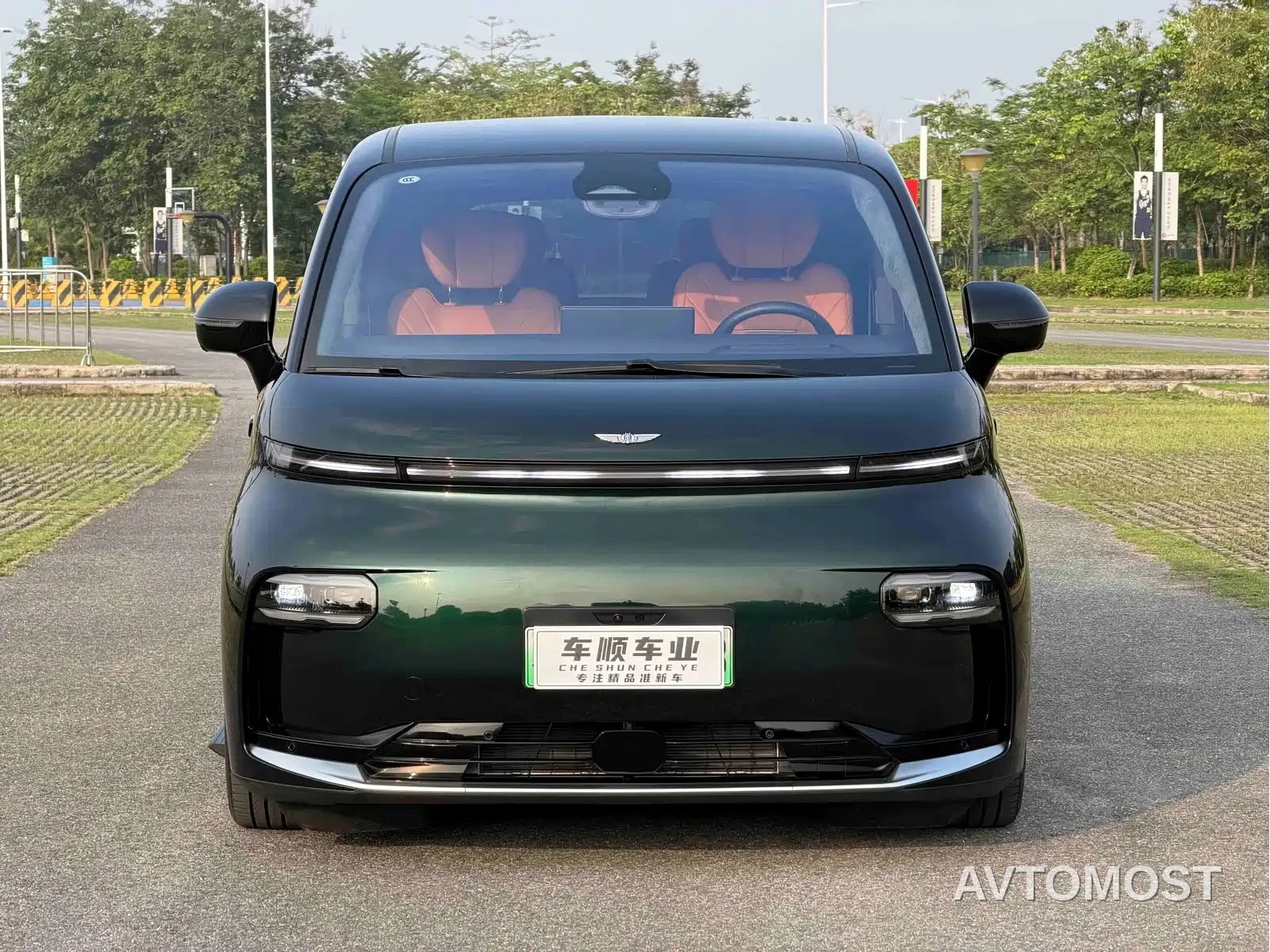 Geely Galaxy Yizhen L380 2025 Model 805km Flagship Edition AWD — фото 2